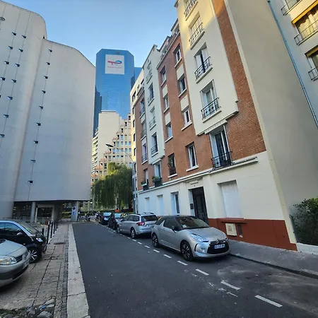 F2 Proche De La Defense Апартаменты
