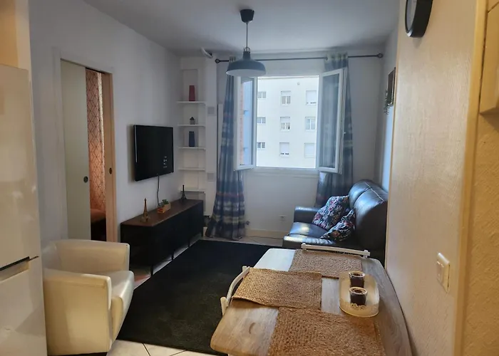 Appartement F2 Proche De La Defense
